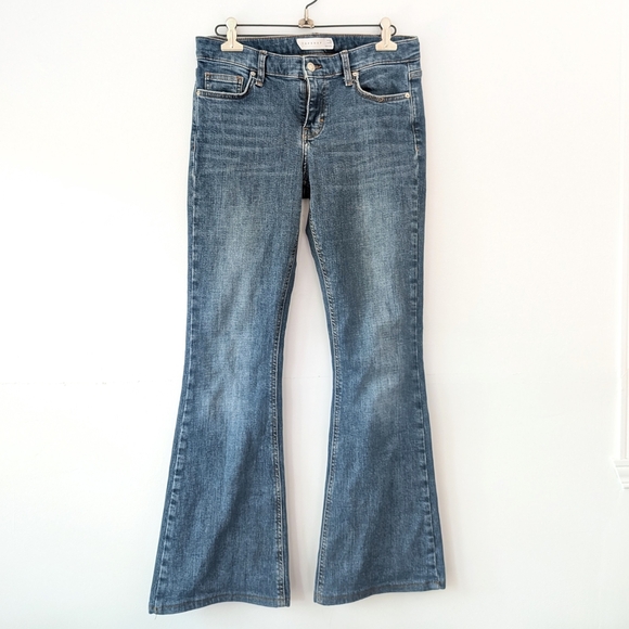 Topshop Women's Flare Leg Jeans In Classic Blue Wash ~ Size 30 x 32 - Picture 1 of 4
